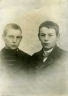 Foto: Arend Wilhelm Kneifer (1886-1946) en Hendrik Marcus Kneifer (1888-1919)