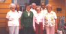 Familiefoto Paulusma rond 1980 in Canada: Ann, Paul, Christine, John, Nellie, Charley, Gertie