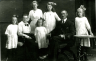 Familefoto: Boele de Vries, Grietje de Beek en kinderen 1920